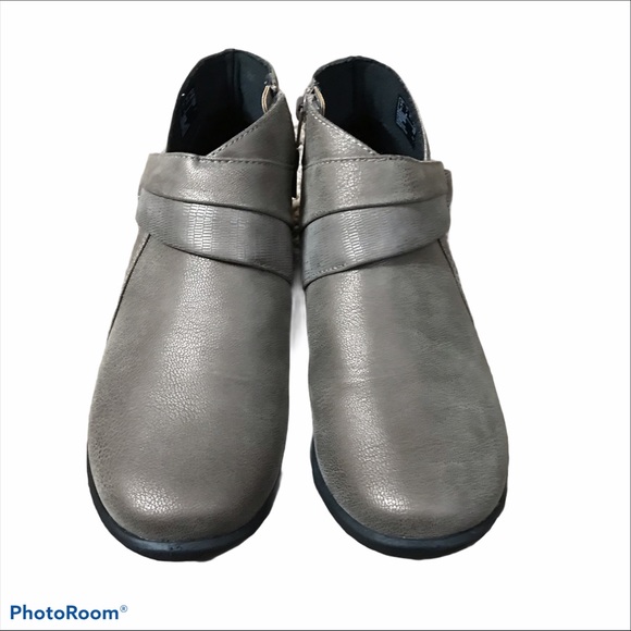 Clark’s Cloudsteppers Sillian Rani Ankle Bootie size 7 Never Worn - Picture 2 of 12